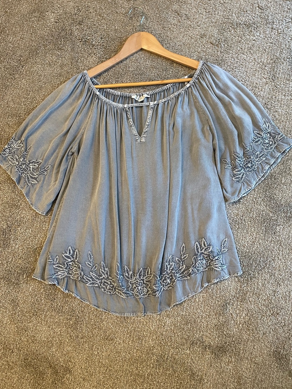 Solitaire Grey Boho embroidered peasant blouse size L